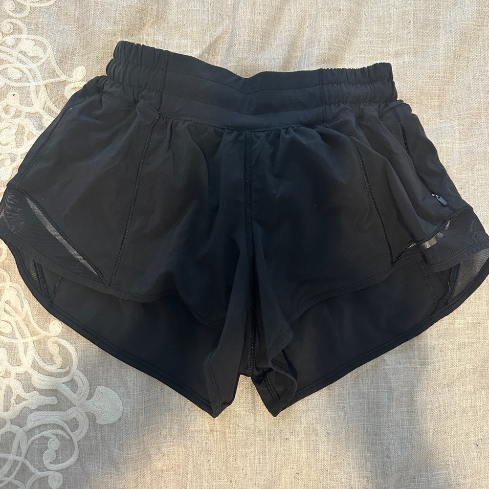Lululemon Hotty Hot Shorts 2.5